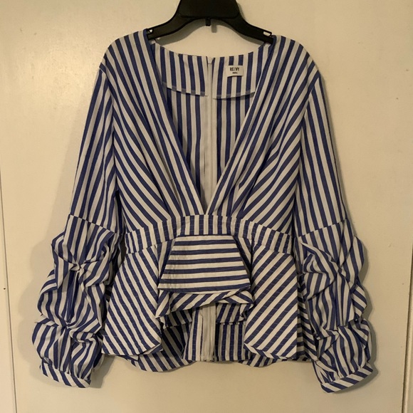 Stripe white and blue top - Picture 2 of 3